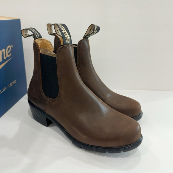 Blundstone 1673 Antique Brown Leather Chelsea Ankle...